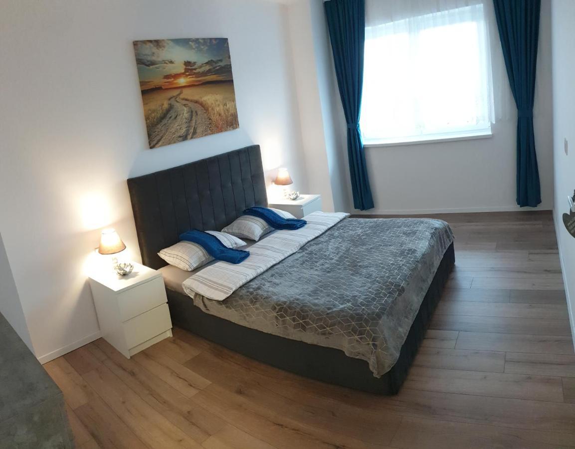 Iosia Apartment 203 Орадеа Екстериор снимка