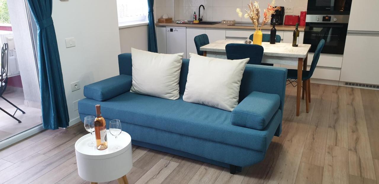 Iosia Apartment 203 Орадеа Екстериор снимка