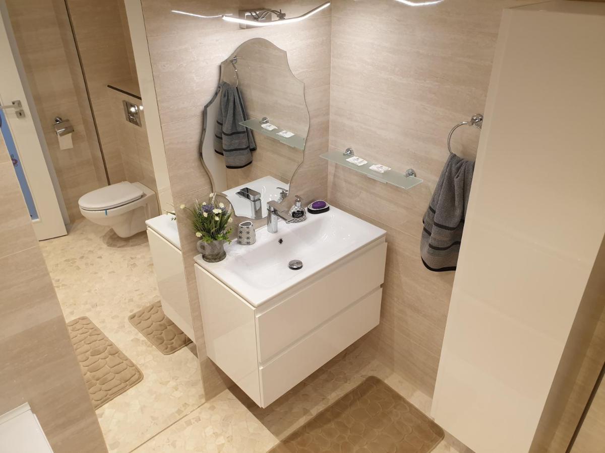 Iosia Apartment 203 Орадеа Екстериор снимка